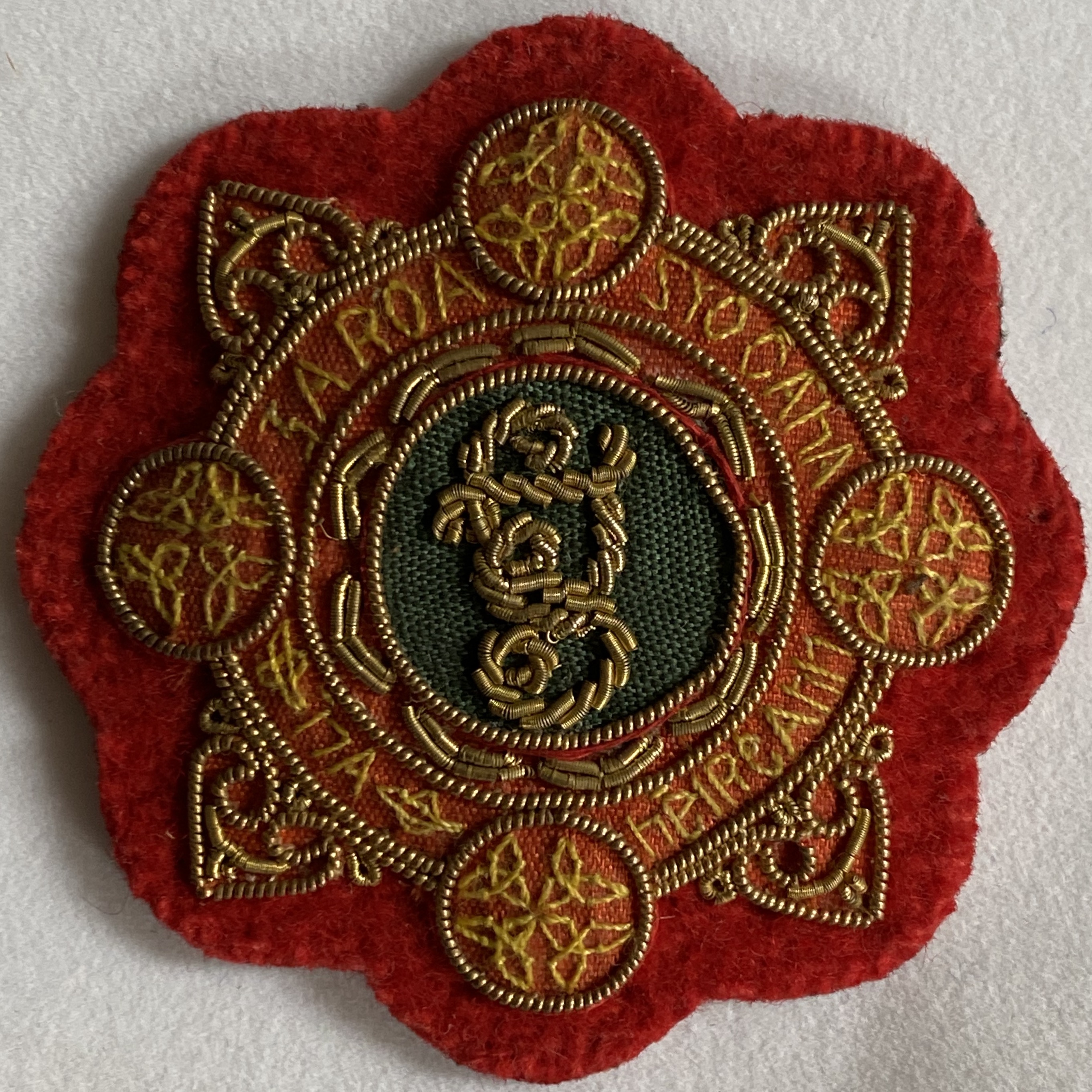 Senior ranks cap badge